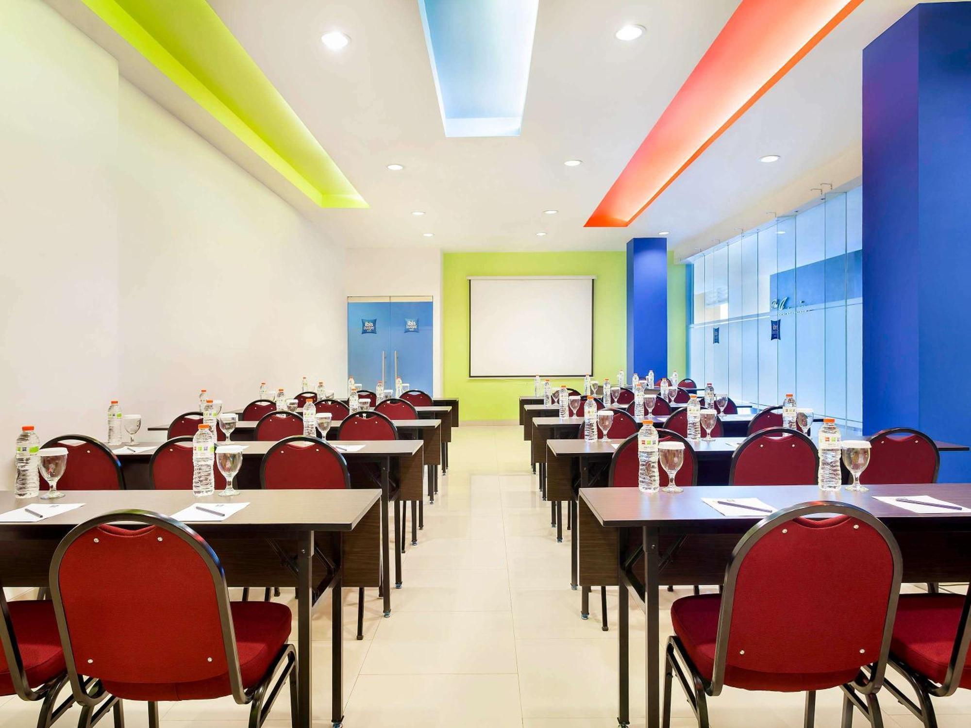 Ibis Budget Jakarta Cikini Ngoại thất bức ảnh