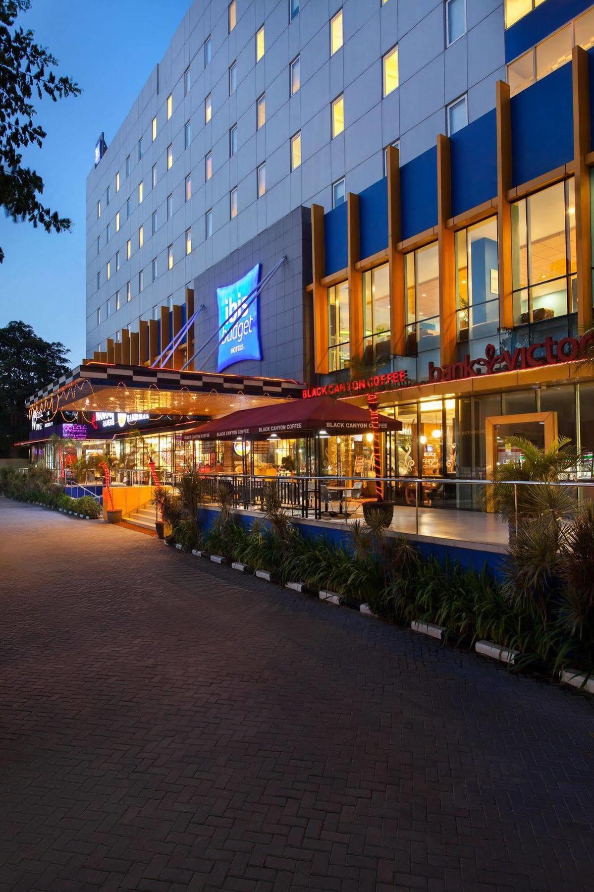 Ibis Budget Jakarta Cikini Ngoại thất bức ảnh