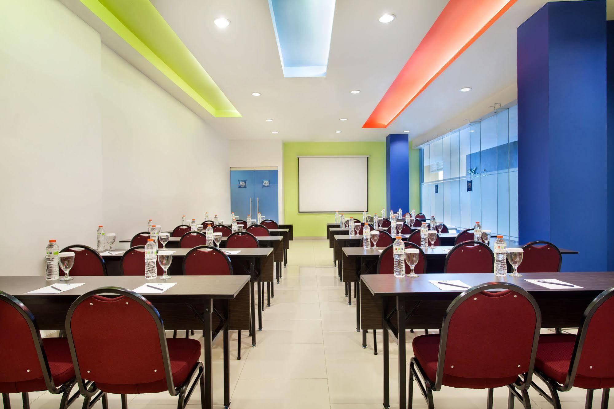 Ibis Budget Jakarta Cikini Ngoại thất bức ảnh