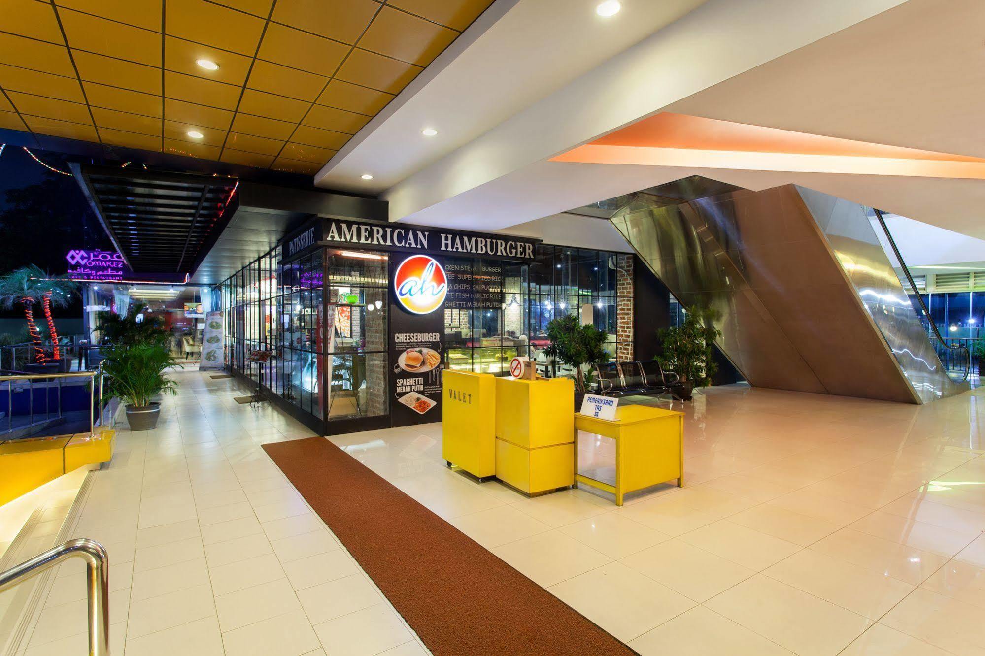 Ibis Budget Jakarta Cikini Ngoại thất bức ảnh